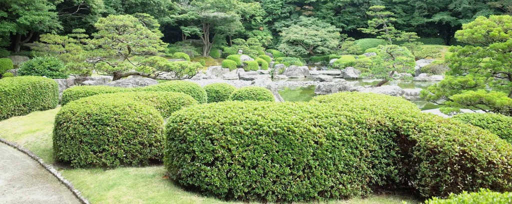 堺市堺区をはじめ関西で伐採・草刈り・砂利敷きなどを行うプロ業者をお探しなら「上谷総合サービス」まで。